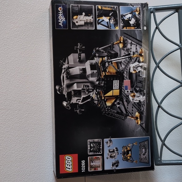 Lego,Creator 10266,NASA Apollo 11 Lunar Lander,New In Box. - Picture 2 of 9